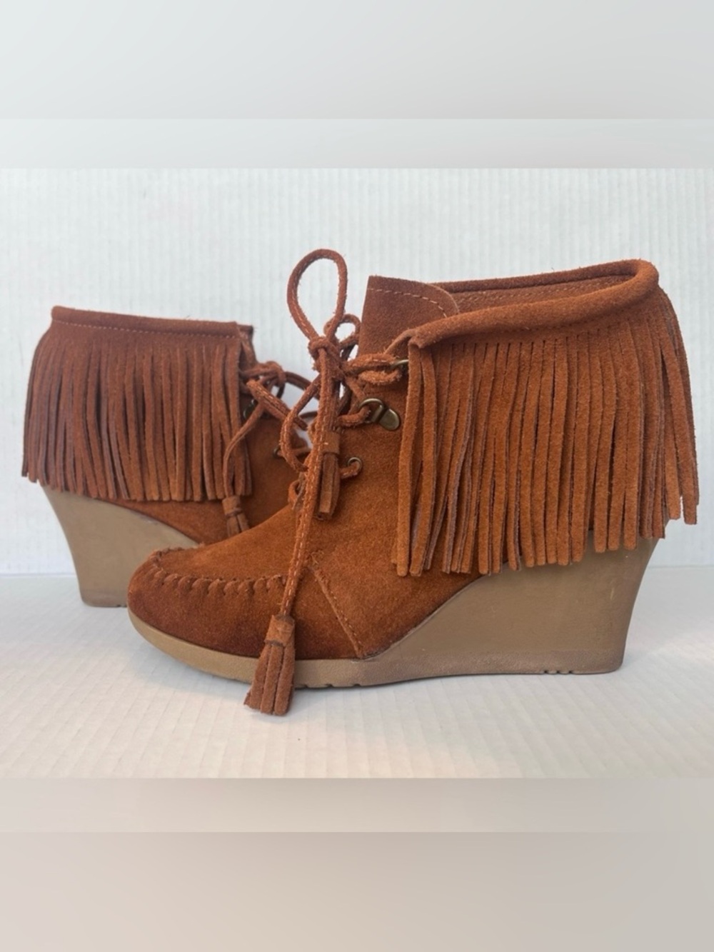 MINNETONKA Leather Upper Tan Suede Fringe Wedge Booties Women’s Size 7.5